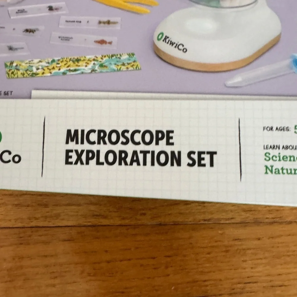 NWT Kiwico Green and White Kids Boys Girls Microscope Learning Toy Set